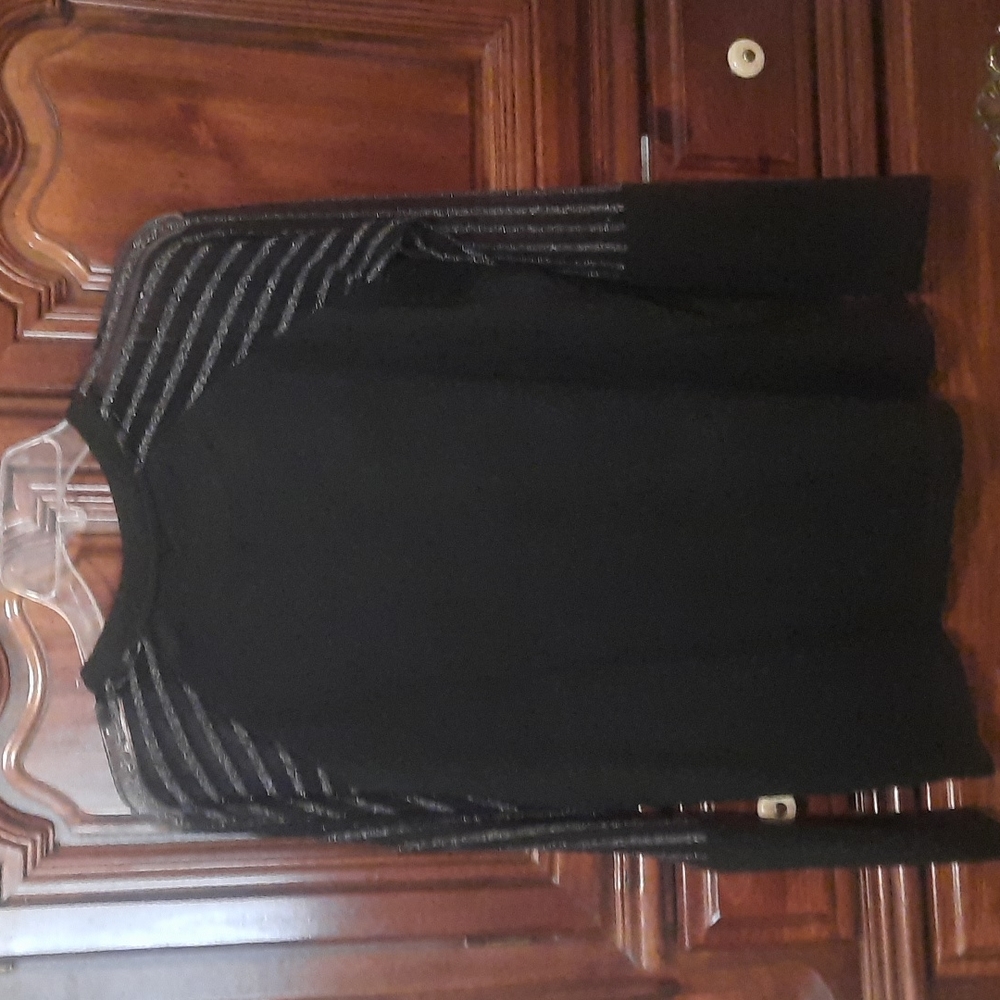 Top - Picture 3 of 3